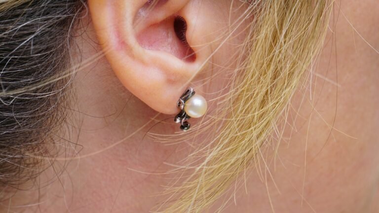 A Complete Guide to Earrings: Types and How to Wear Them