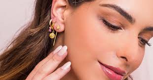 Beginner's Guide to Wearing Earrings